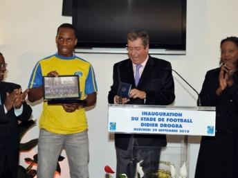 Football : Inauguration du stade de Drogba en France : 